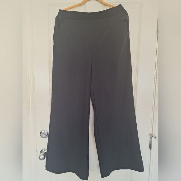 New Fabletics  Black trousers Pant  for women size L - Picture 1 of 9